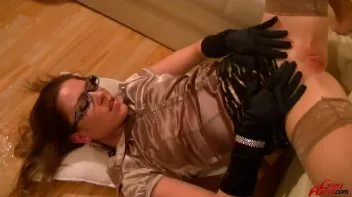 Pissing All Over Herself Screencap 77 on sinx.preview.netperv.com