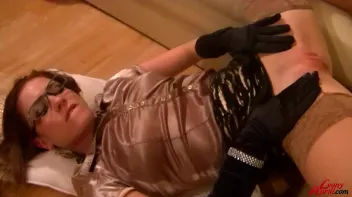 Pissing All Over Herself Screencap 78 on sinx.preview.netperv.com