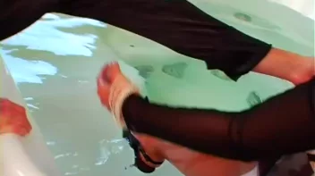 Lusting For Wet and Messy Bath Fun Screencap 5 on sinx.preview.netperv.com