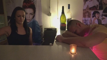 In der Dorfdisco geschwängert Screencap 2 on sinx.preview.netperv.com