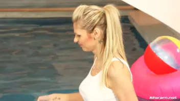 Badminton Babes Go For Wetlook Glory Screencap 21 on sinx.preview.netperv.com