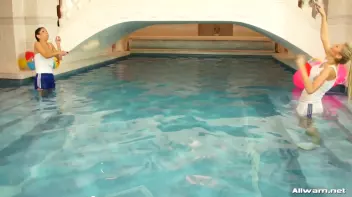 Badminton Babes Go For Wetlook Glory Screencap 25 on sinx.preview.netperv.com