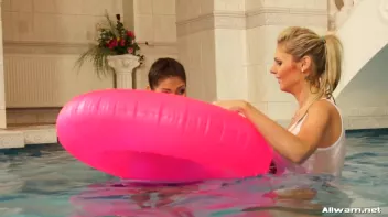 Badminton Babes Go For Wetlook Glory Screencap 60 on sinx.preview.netperv.com