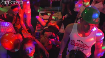 Gigantic Meg VS. Lil' Shrima - A Crazy Party Backstage Sex Battle Where Everyone's A Winner ... Seconds Out! Screencap 1 on sinx.preview.netperv.com