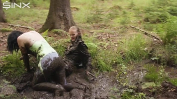 A Fiery Catfight In The Forest Screencap 25 on sinx.preview.netperv.com