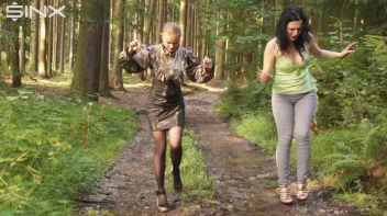 A Fiery Catfight In The Forest Screencap 3 on sinx.preview.netperv.com