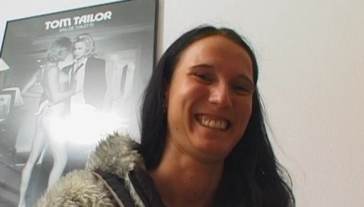 Latest deal - Die gepiercte Muschi masturbiert