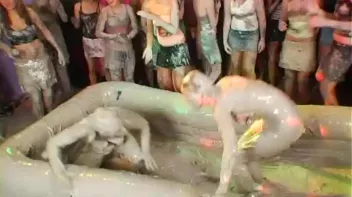 Mudslinging Eurobabes Screencap 53 on sinx.preview.netperv.com