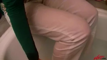 Savoring Every Moment Of Bath Time Screencap 27 on sinx.preview.netperv.com