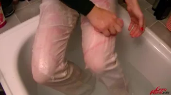 Savoring Every Moment Of Bath Time Screencap 32 on sinx.preview.netperv.com