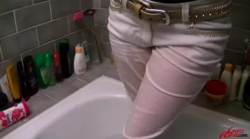 Savoring Every Moment Of Bath Time Screencap 79 on sinx.preview.netperv.com