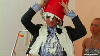 Wallpaper Glue All Over The Place! Screencap 5 on sinx.preview.netperv.com