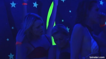 Spring Break Blow-Out Part 6 - Cam 4 Screencap 115 on sinx.preview.netperv.com