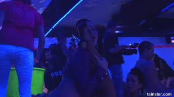 Spring Break Blow-Out Part 6 - Cam 4 Screencap 14 on sinx.preview.netperv.com