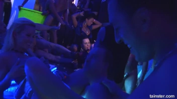 Spring Break Blow-Out Part 6 - Cam 4 Screencap 3 on sinx.preview.netperv.com