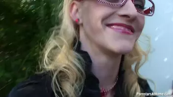 We Smack And Suck! Screencap 6 on sinx.preview.netperv.com