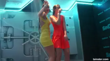 Sexy ladies getting wetter and wetter Screencap 40 on sinx.preview.netperv.com