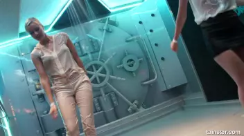 Spectacular wetlook dancing Screencap 13 on sinx.preview.netperv.com