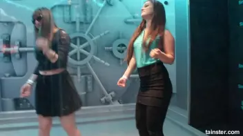 Spectacular wetlook dancing Screencap 34 on sinx.preview.netperv.com