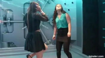 Spectacular wetlook dancing Screencap 38 on sinx.preview.netperv.com