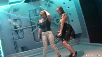 Spectacular wetlook dancing Screencap 56 on sinx.preview.netperv.com