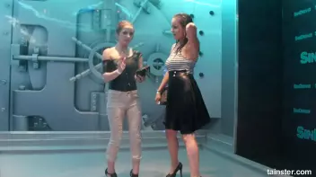 Spectacular wetlook dancing Screencap 63 on sinx.preview.netperv.com