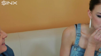 Playful Girls Get Soaked In Water During Swapping Screencap 18 on sinx.preview.netperv.com