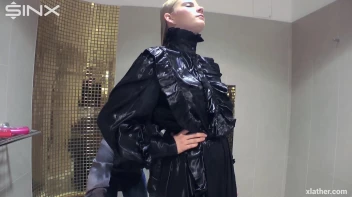 Blonde and brunette shampooing one another Screencap 3 on sinx.preview.netperv.com