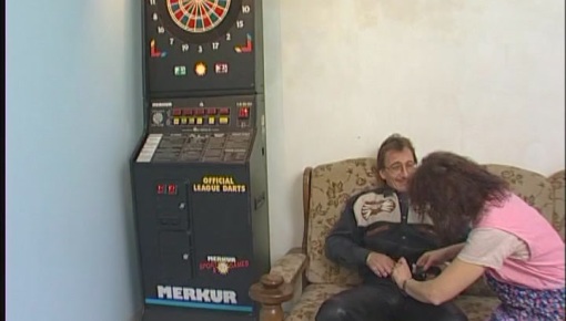 Latest deal - Hausfrau lutscht den Schwanz sauber