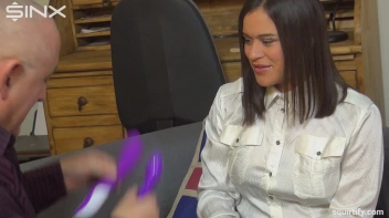 Licking Her Flavors Off Of His Fingers Screencap 11 on sinx.preview.netperv.com