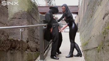 CBT und Nippelspiele im Freien Screencap 17 on sinx.preview.netperv.com