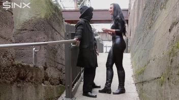 CBT und Nippelspiele im Freien Screencap 6 on sinx.preview.netperv.com