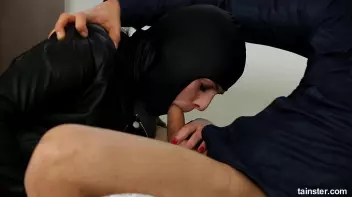 Masked Jessica receives a golden shower Screencap 10 on sinx.preview.netperv.com