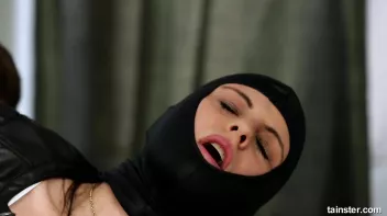 Masked Jessica receives a golden shower Screencap 69 on sinx.preview.netperv.com