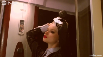 Coy Cuties Sexy Sudsy Shower Screencap 19 on sinx.preview.netperv.com