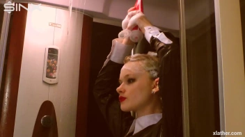 Coy Cuties Sexy Sudsy Shower Screencap 21 on sinx.preview.netperv.com