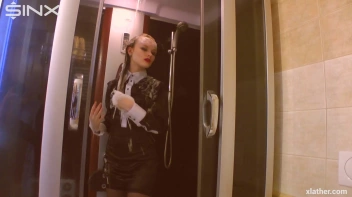 Coy Cuties Sexy Sudsy Shower Screencap 29 on sinx.preview.netperv.com