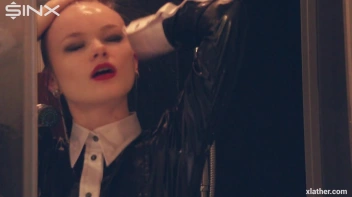 Coy Cuties Sexy Sudsy Shower Screencap 38 on sinx.preview.netperv.com