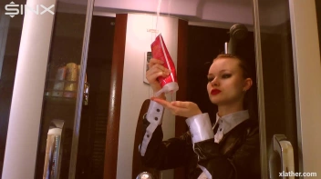 Coy Cuties Sexy Sudsy Shower Screencap 9 on sinx.preview.netperv.com