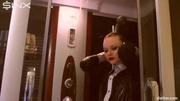 Coy Cuties Sexy Sudsy Shower Screencap 11 on sinx.preview.netperv.com