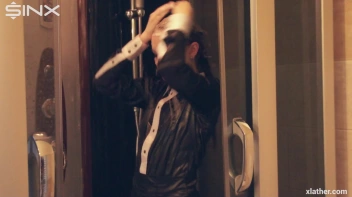 Coy Cuties Sexy Sudsy Shower Screencap 14 on sinx.preview.netperv.com