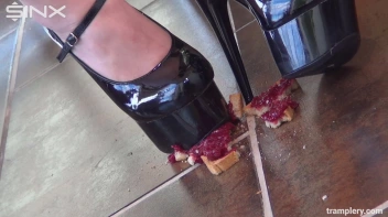 Food Trampling Fun With Heeled Hottie Screencap 16 on sinx.preview.netperv.com