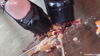 Food Trampling Fun With Heeled Hottie Screencap 19 on sinx.preview.netperv.com