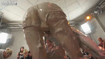 Muddy Wrestling Special: 2 Amateur Battles - Audience vs. Audience Screencap 36 on sinx.preview.netperv.com