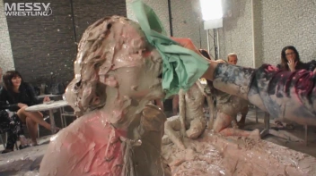 Muddy Wrestling Special: 2 Amateur Battles - Audience vs. Audience Screencap 42 on sinx.preview.netperv.com