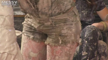 Muddy Wrestling Special: 2 Amateur Battles - Audience vs. Audience Screencap 64 on sinx.preview.netperv.com