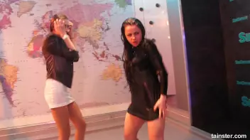 Shaking It In A Wetlook Storm! Screencap 59 on sinx.preview.netperv.com