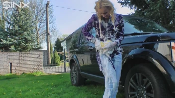 Wet & Messy Car Washing For Playful Blonde Screencap 45 on sinx.preview.netperv.com
