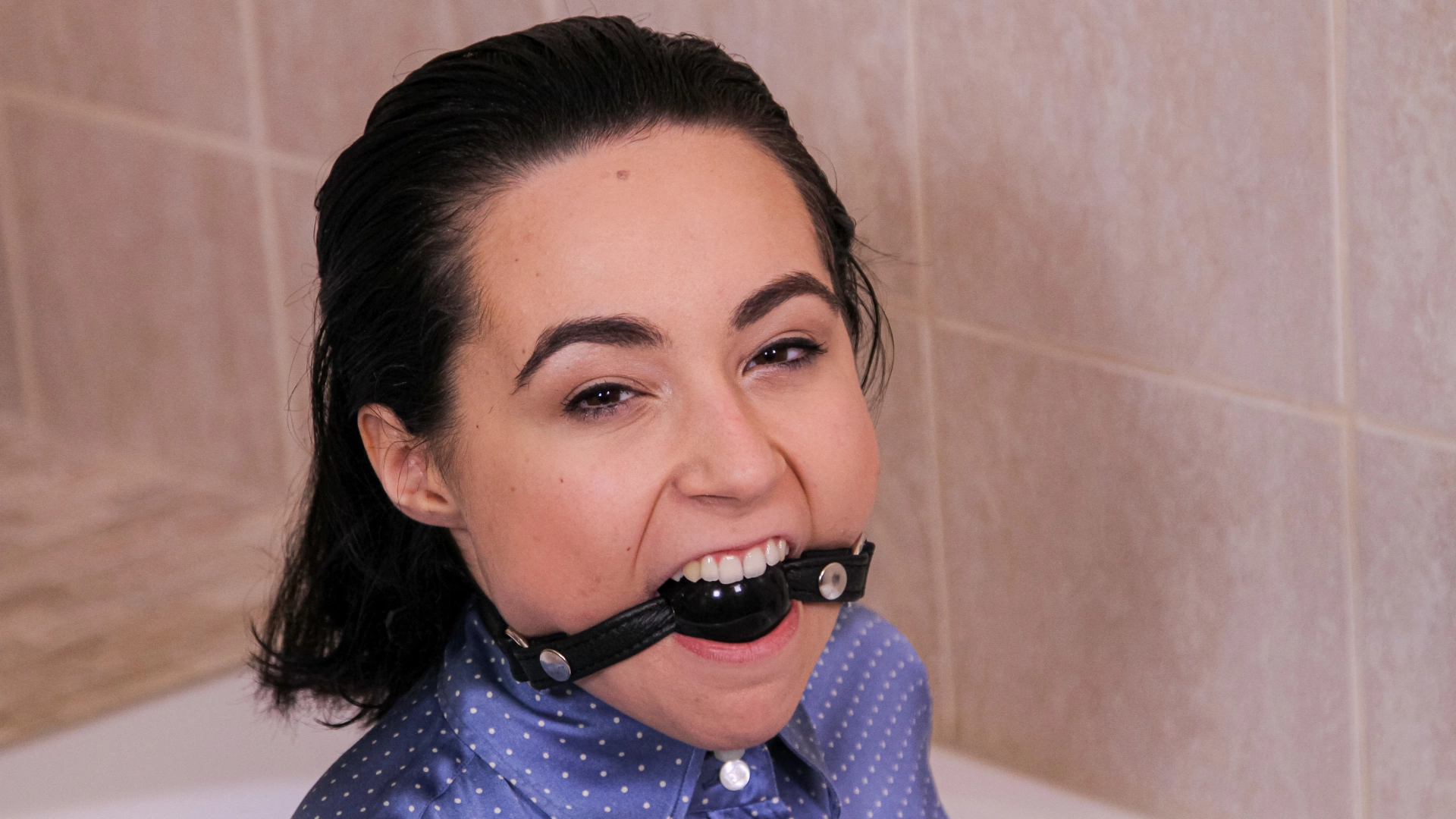 Ballgagged BDSM Babe Drools All Down Her Clothing on sinx.preview.netperv.com