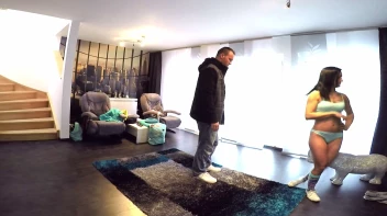 Extrataschengeld für die Babysitterin Screencap 19 on sinx.preview.netperv.com